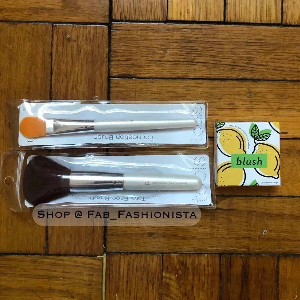 Beauty bundle Show me your cheeks & Makeup brushes